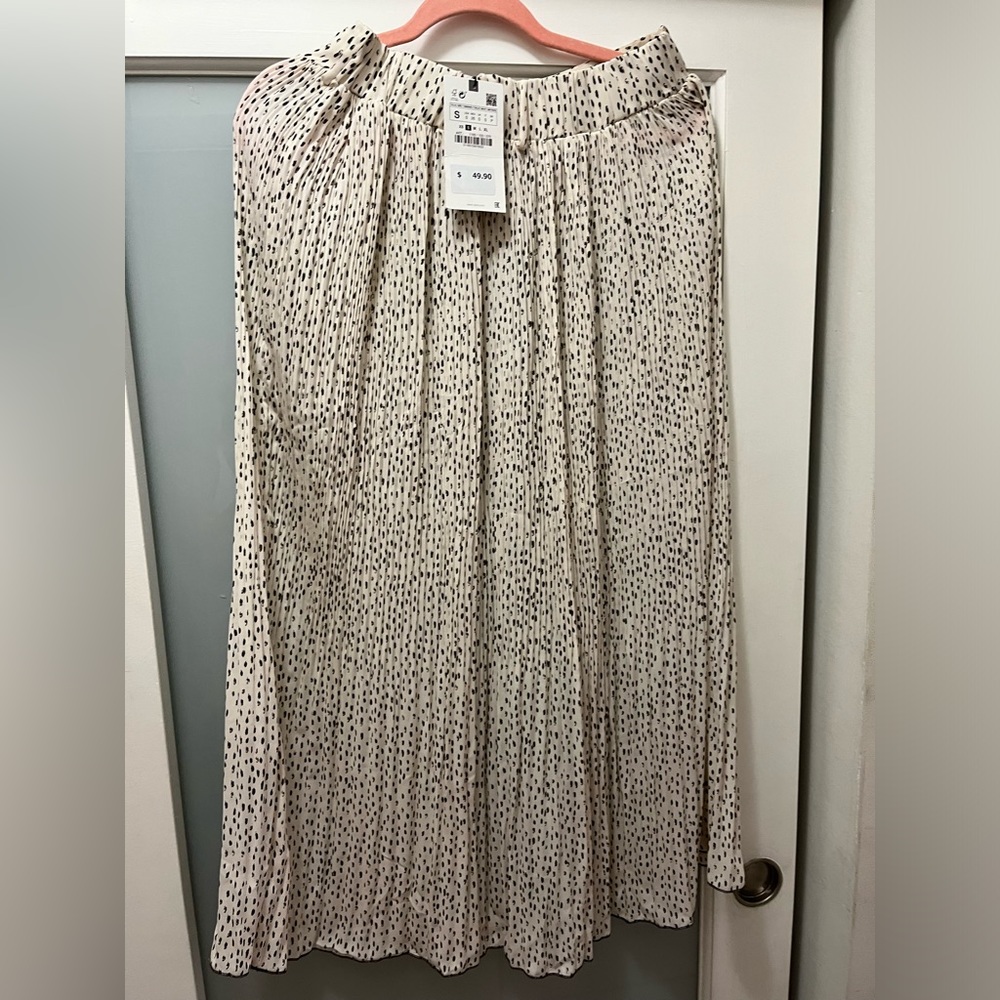 Zara flow skirt size small new